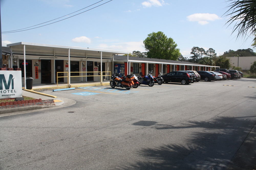 Golden Isles Inn & Suites Brunswick Exterior foto